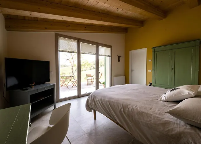 Glamping Pettirosso * פראטה טרמה